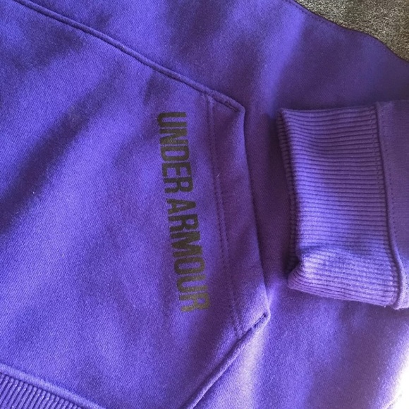 Under Armour Pullover NWT Size YMD - Picture 2 of 6